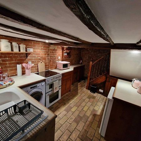 Two Bedroom Grade Ll Cottage At Az Luxury Stays Honey Horsefield With Wifi And Free Parking Hundon Exterior photo