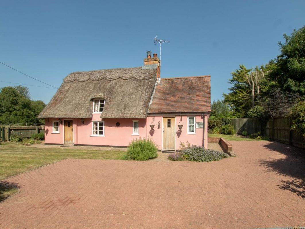 Two Bedroom Grade Ll Cottage At Az Luxury Stays Honey Horsefield With Wifi And Free Parking Hundon Exterior photo